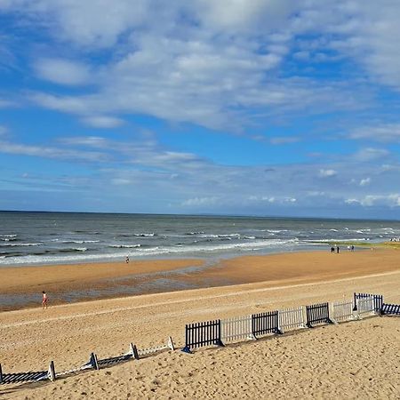 Studio Chic, Hyper Centre, 4 Minutes De La Plage Cabourg Eksteriør bilde