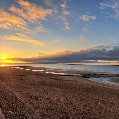 Studio Chic, Hyper Centre, 4 Minutes De La Plage Cabourg Eksteriør bilde